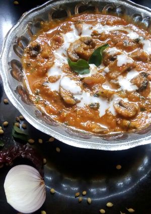 A picture of Mushroom masala.