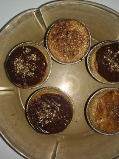 Una foto de Muffins fit rellenos de chocolate y fresa