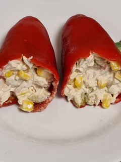 Una foto de Piquillos rellenos de pollo