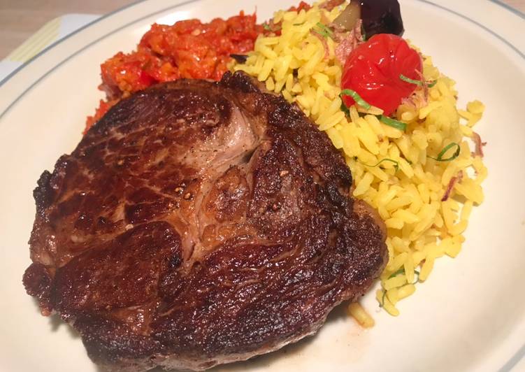 Simple Way to Prepare Homemade Steak with Turmeric Rice and Chilli Chutney