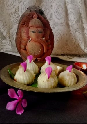 A picture of Ukadiche Modak.