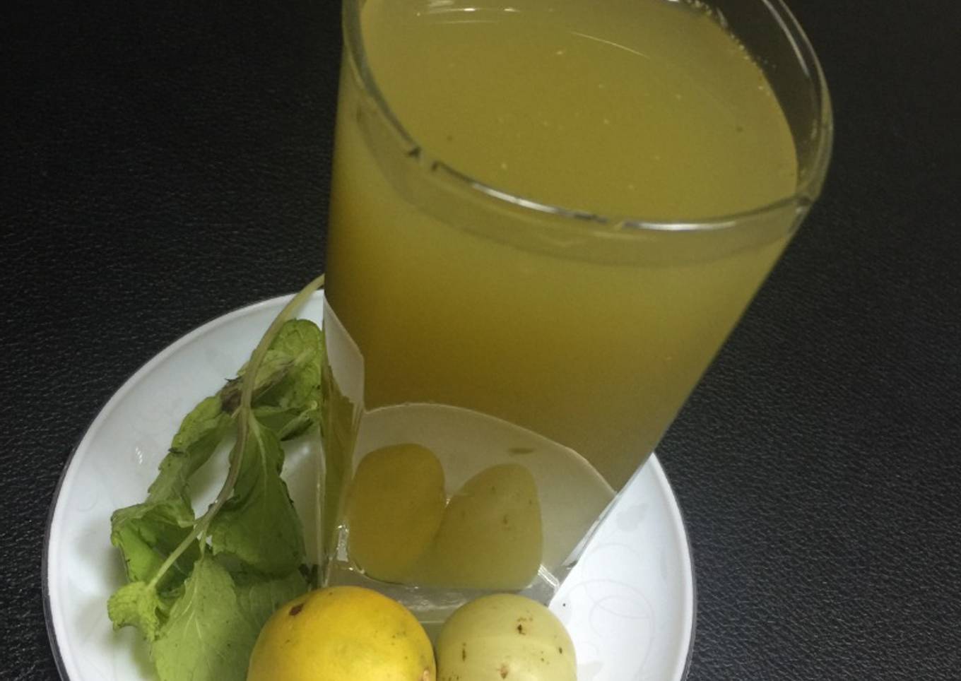 Minty Gooseberry Health Drink