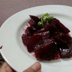 A picture of Beetroot curry.