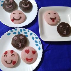 Emoji Idlis A picture of Emoji Idlis.