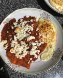 Chilaquiles con huevo estrellado