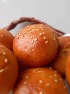 A picture of Whole wheat buns.