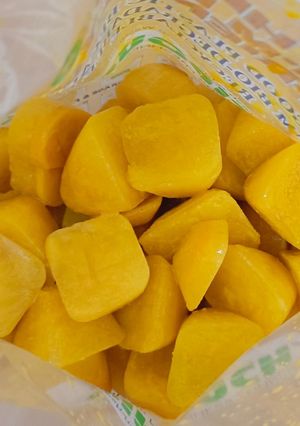 A picture of Frozen cubes for healthy shots.
