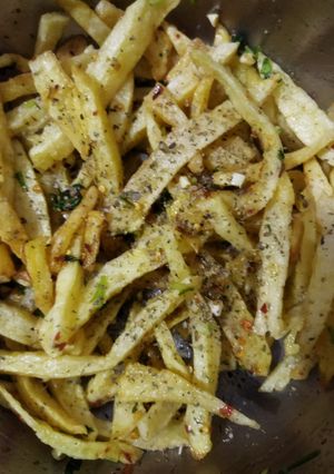 બટાકા ની ચિપ્સ (Potato Chips Recipe In Gujarati) રેસીપી મુખ્ય ફોટો