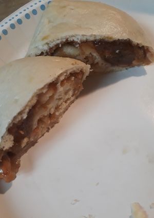 A picture of Peanutbutter and Jelly Bao.