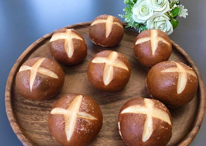 Pretzel buns