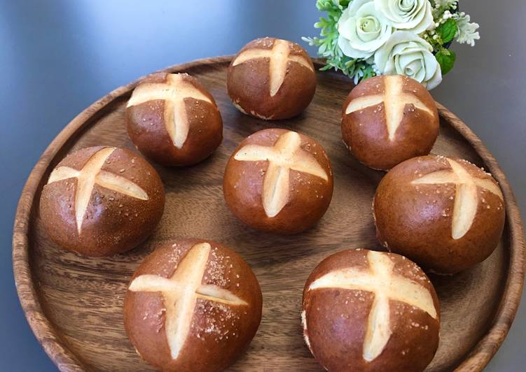 Pretzel buns