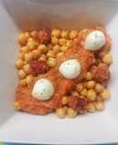 Garbanzos con salsa de chistorra y un toque de lima