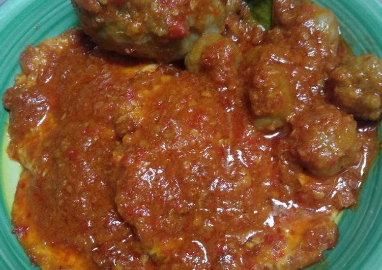 Langkah Mudah untuk Menyiapkan Bakso&amp;telur ceplok sambal balado simpel Anti Gagal