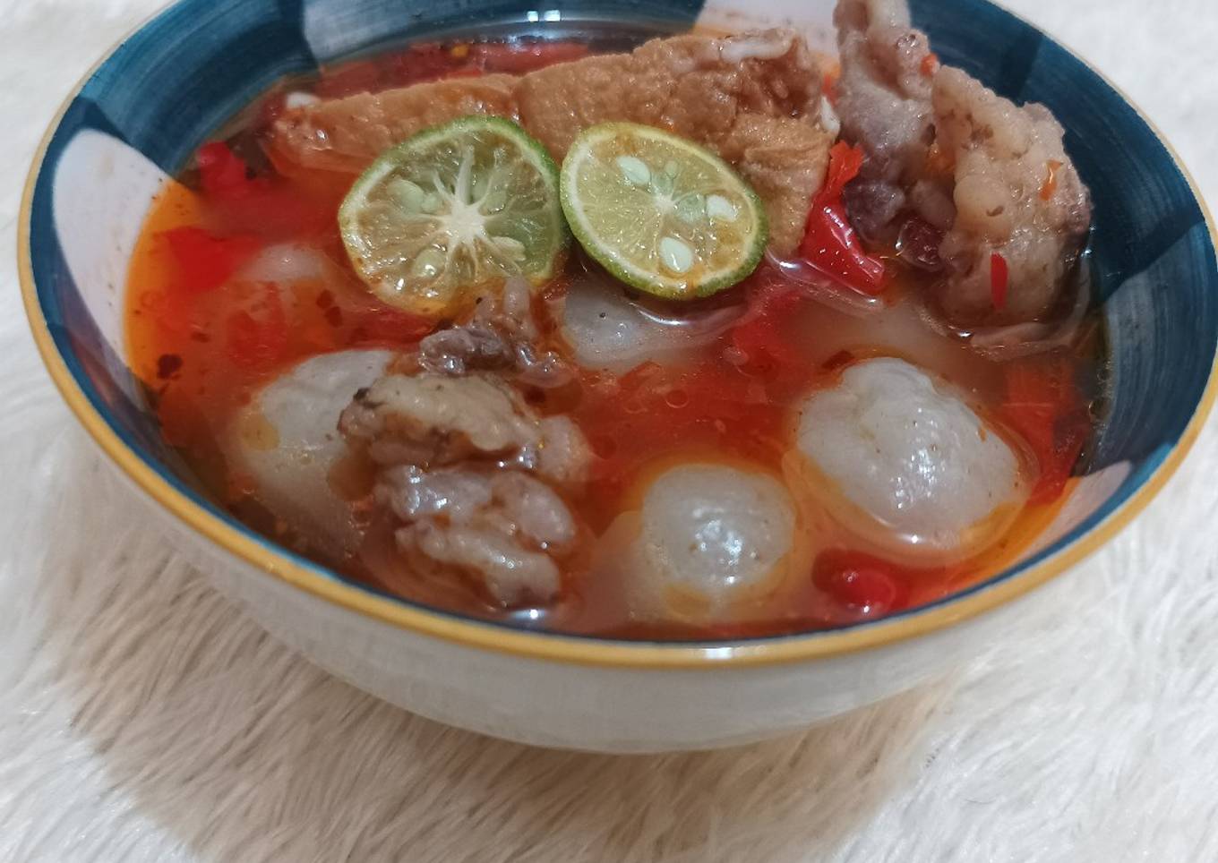 Cilok kuah pedas tetelan