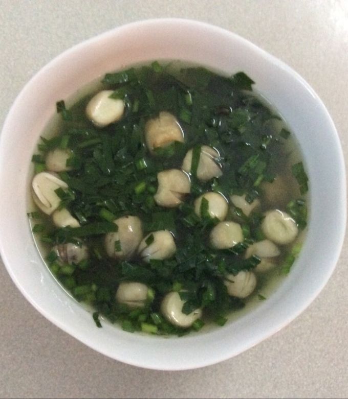 Hình của món Canh rau lang nấu nấm rơm.