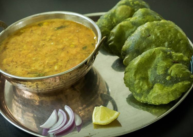 Steps to Make Homemade Palak ki Poori/ Spinach Poori