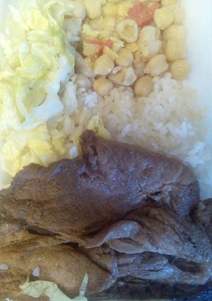 Una foto de Garbanzos con chuleta