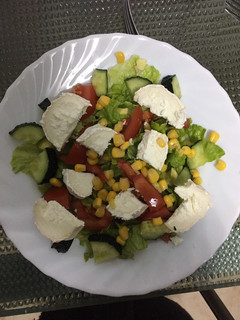 Una foto de Ensalada con queso de cabra