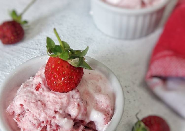 Resep Strawberry Ice Cream Simple | 4 Bahan Saja Anti Gagal