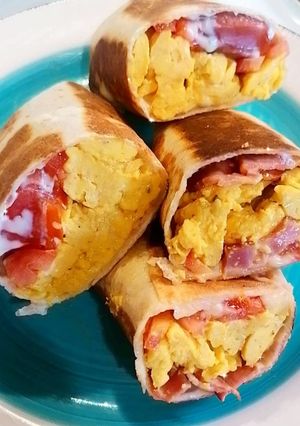 Φωτογραφία της συνταγής Τορτίγια με αυγά scrambled 🤤