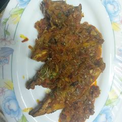 A picture of Fish onion masala.
