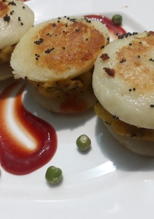 A picture of Idli sandwich.