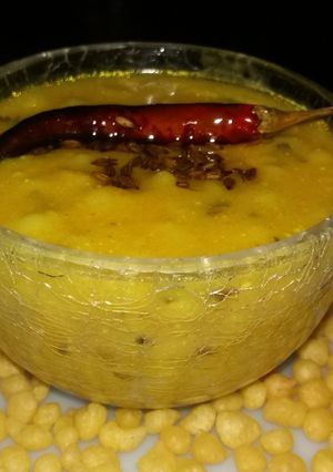 A picture of Boondi kadhi.