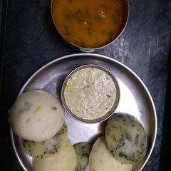A picture of Masala Rava Idli.