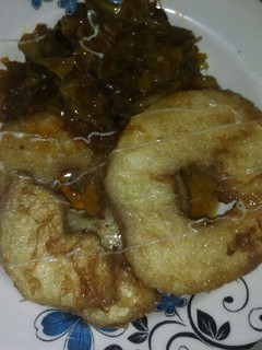A picture of Yam and egg with cabbage sauce🍛🍈.