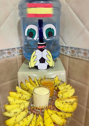 Foto principal de Patatas Gajo al Horno con Salsa Brava y Alioli de Ajo Asado