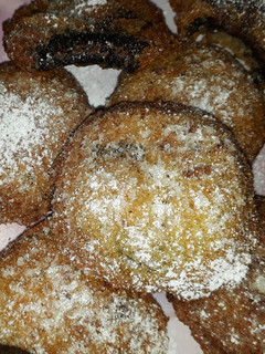 A picture of Deep Fried Oreos.