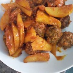 A picture of Meet kebab with pateto.