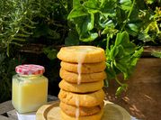 Una foto de cómo hacer cookies con glaseado