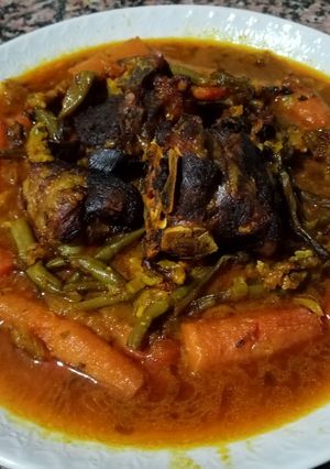 صورة لوصفة لحم بالجزر واللوبيا الخضراء