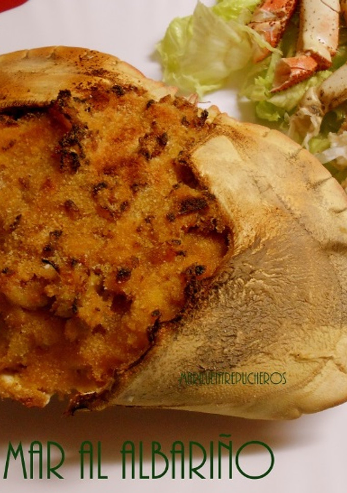 Una foto de Buey de mar relleno al albariño