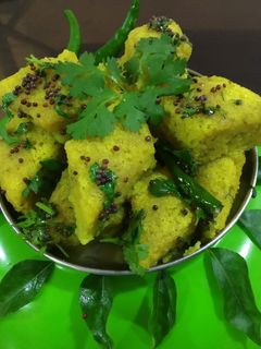 मिक्स डाळीचा ढोकळा (mix dalicha dhokla recipe in marathi) रेसिपी चे मुख्य फोटो