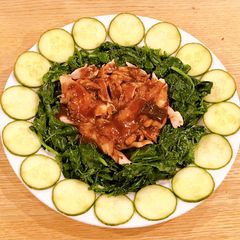 A picture of Simple shredded chicken.