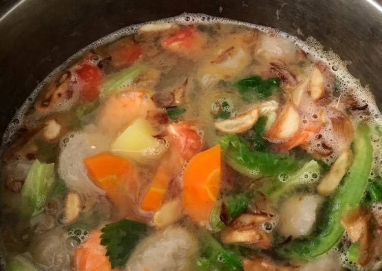Resep Sup Sayur Udang Bakso yang Harus Dicoba