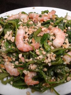 Hình của món Gỏi tôm rau muống.