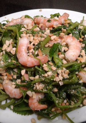 Hình của món Gỏi tôm rau muống.