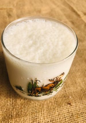 A picture of Banana smoothie.