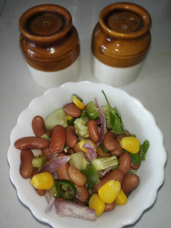 ரெட் பீன்ஸ் சாலட் காலை உணவு(Red beans salad recipe in tamil) செய்முறை முக்கிய புகைப்படம்