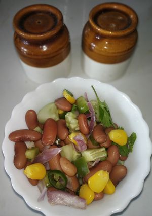 ரெட் பீன்ஸ் சாலட் காலை உணவு(Red beans salad recipe in tamil) செய்முறை முக்கிய புகைப்படம்