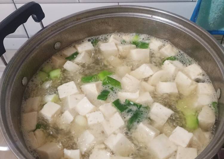 Cara Gampang Menyiapkan Sup Tahu Hokben Anti Gagal
