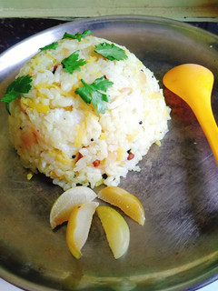 நெல்லிக்காய் சாதம் (Nellikaai saatham recipe in tamil) செய்முறை முக்கிய புகைப்படம்