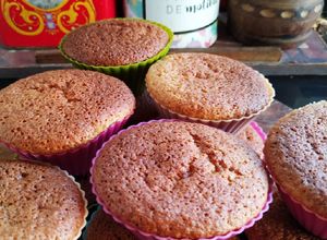 Una foto de Muffins de harina integral, manzana y almendras