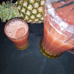A picture of Pineapple and watermelon drink.