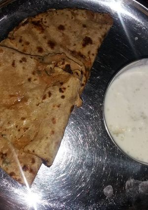 A picture of Stuffed tandoori aalu parantha.