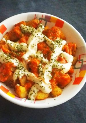 A picture of Spanish Patatas Bravas.