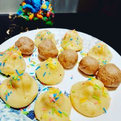 A picture of Modak.